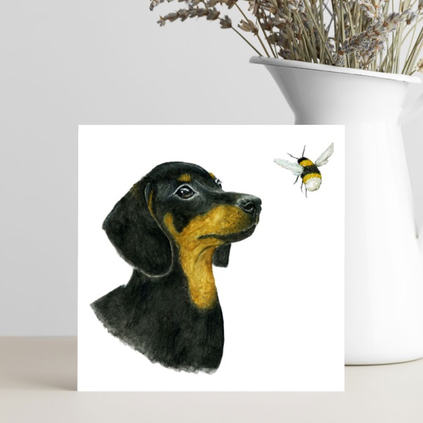card-and-vase-dachshund-and-bee_113600601